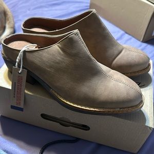 NIB American Rag Clogs